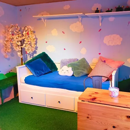 Emporium Bed & Breakfast Lobbes