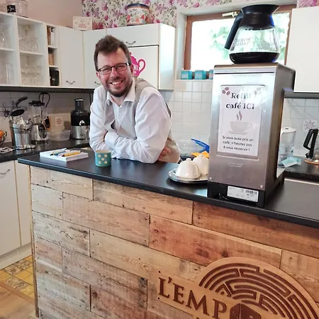 Emporium Bed & Breakfast Lobbes